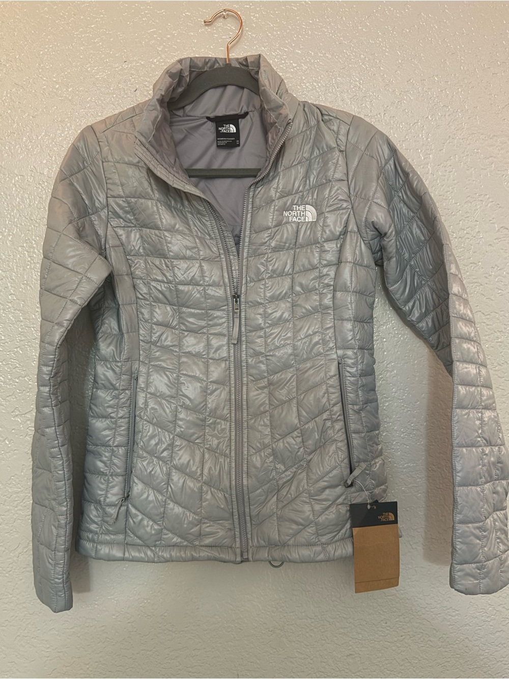 The North Face Women's Silver Quilted Lightweight Puffer Jacket